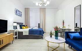 Bluebird Apt Old Town & Wawel Hill By Vistula River - By Homelike Krakow